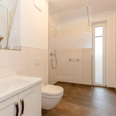 10114-villa-camenia-we-2 *